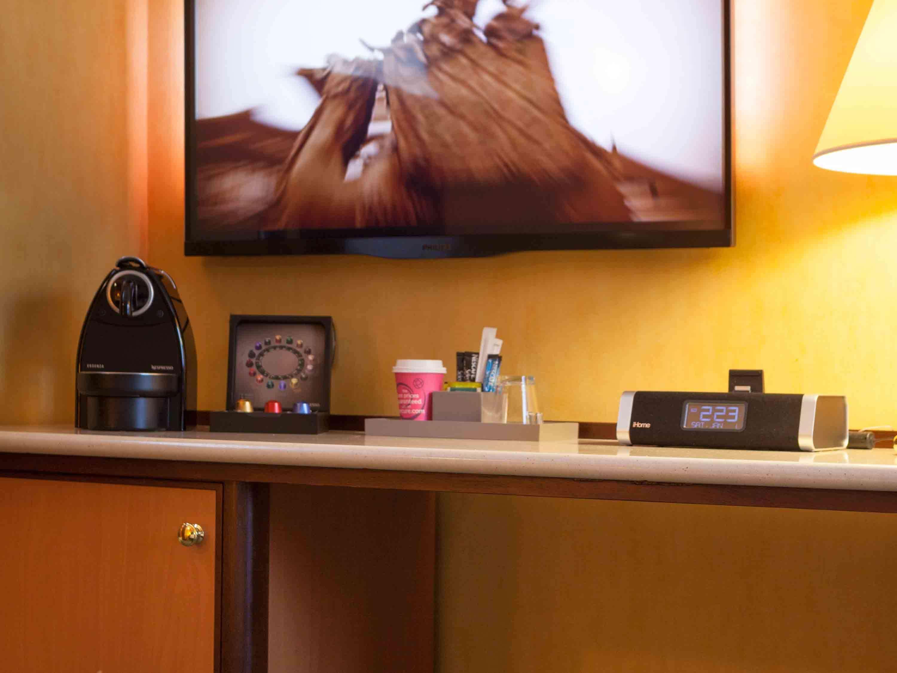 Mercure Versailles Paris Ouest Exterior photo
