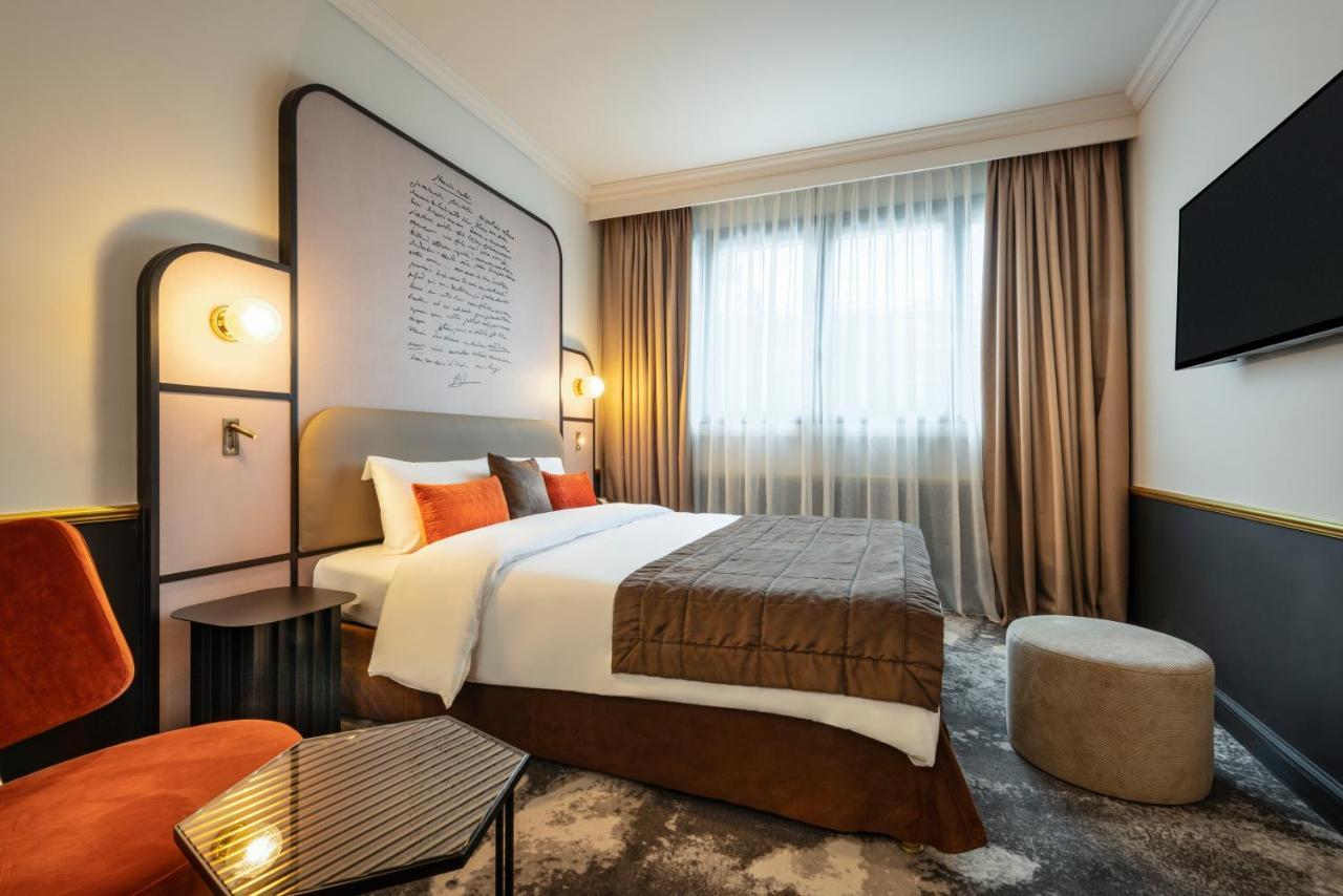 Mercure Versailles Paris Ouest Exterior photo