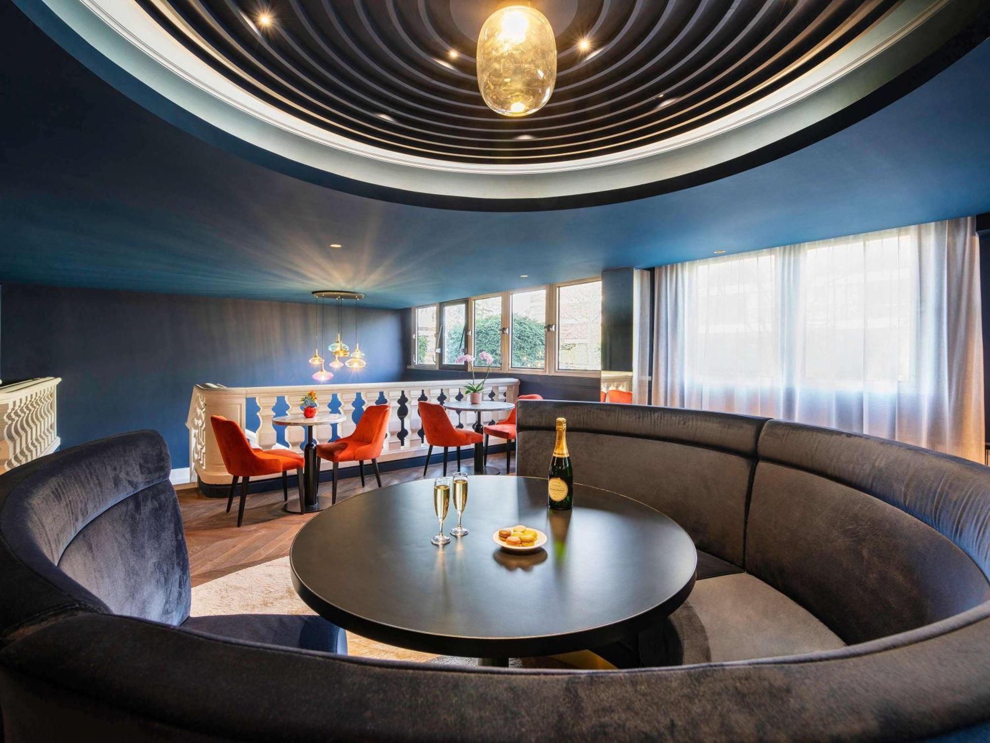 Mercure Versailles Paris Ouest Exterior photo